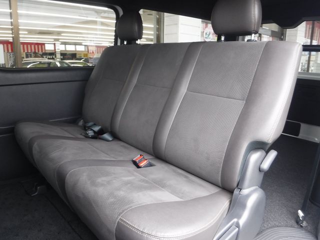 TOYOTA HIACE van 4WD 2019