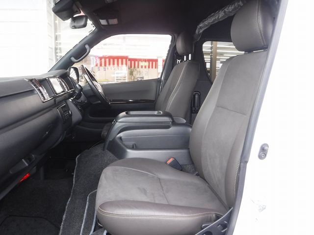 TOYOTA HIACE van 4WD 2019