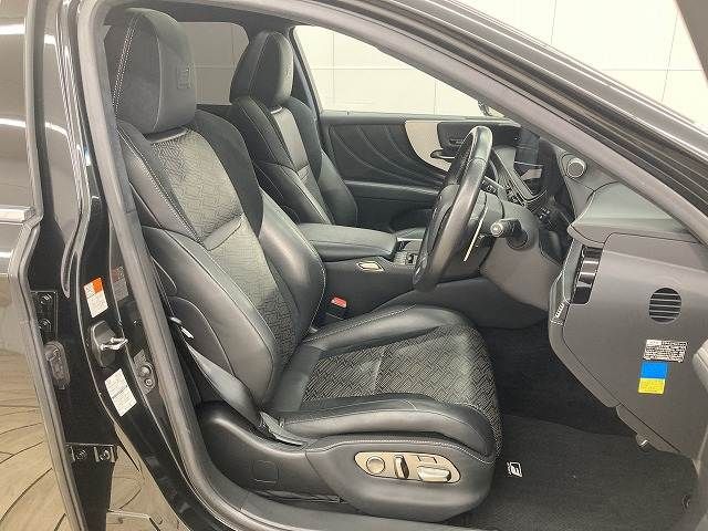 TOYOTA LEXUS LS500 2021