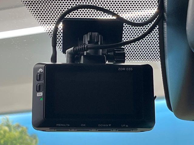 TOYOTA VOXY HYBRID 2016