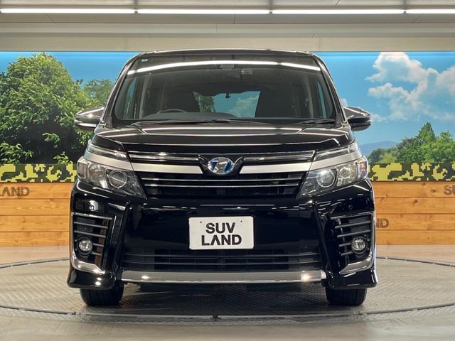 TOYOTA VOXY HYBRID 2016