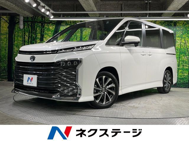 TOYOTA VOXY 2023