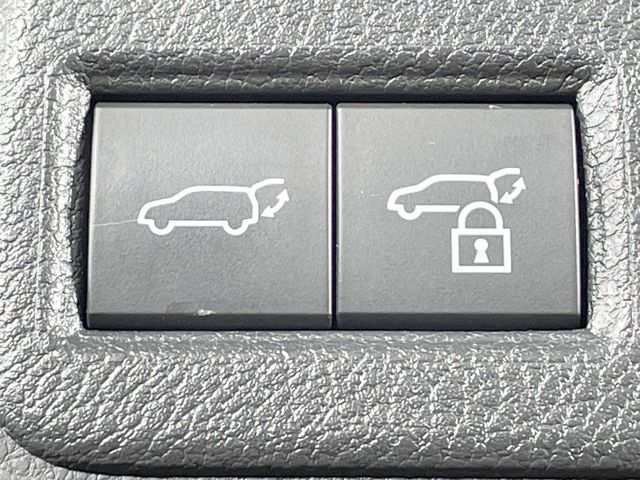 TOYOTA HARRIER 4WD 2020