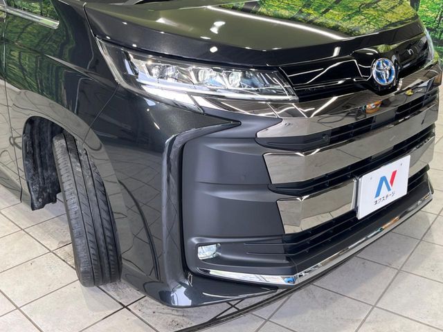 TOYOTA NOAH HYBRID 2023