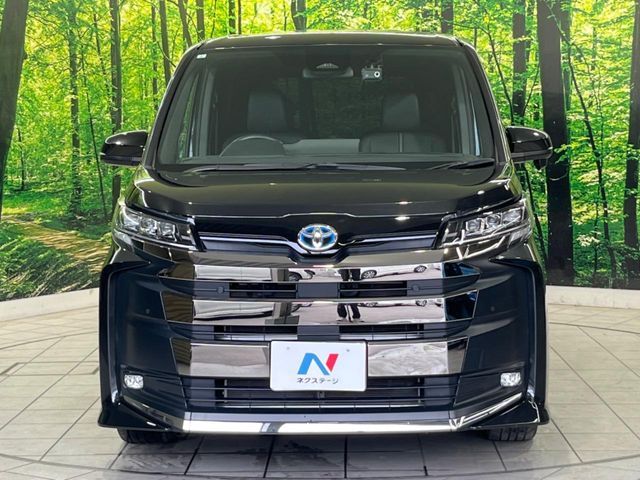 TOYOTA NOAH HYBRID 2023