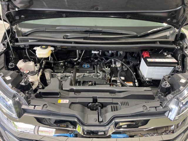 TOYOTA NOAH HYBRID 2023