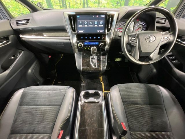 TOYOTA VELLFIRE 2016