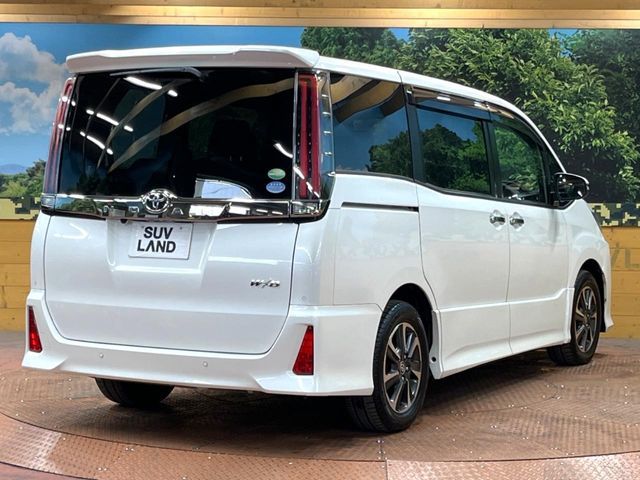 TOYOTA NOAH 2019