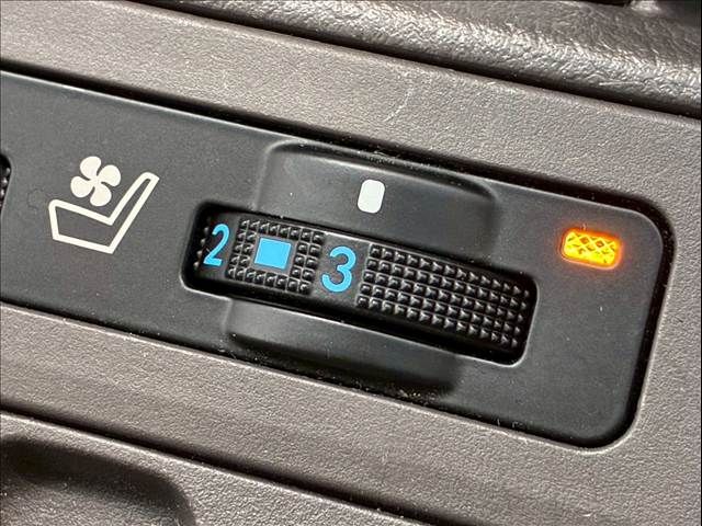 TOYOTA LANDCRUISER PRADO 2019