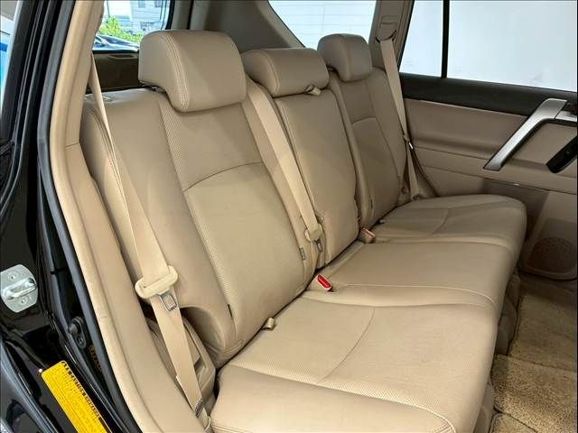 TOYOTA LANDCRUISER PRADO 2019