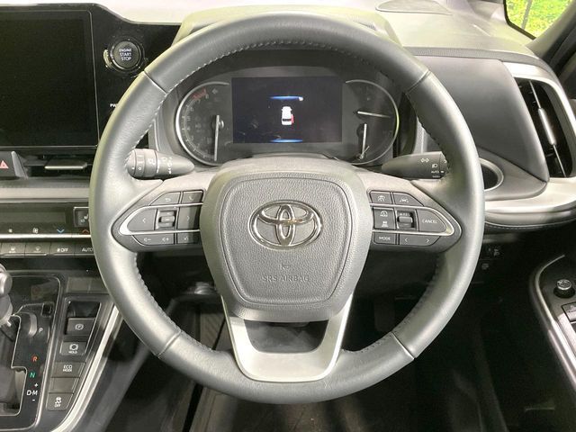 TOYOTA VOXY 2024