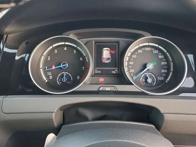 VOLKSWAGEN VOLKSWAGEN GOLF R VARIANT 2015