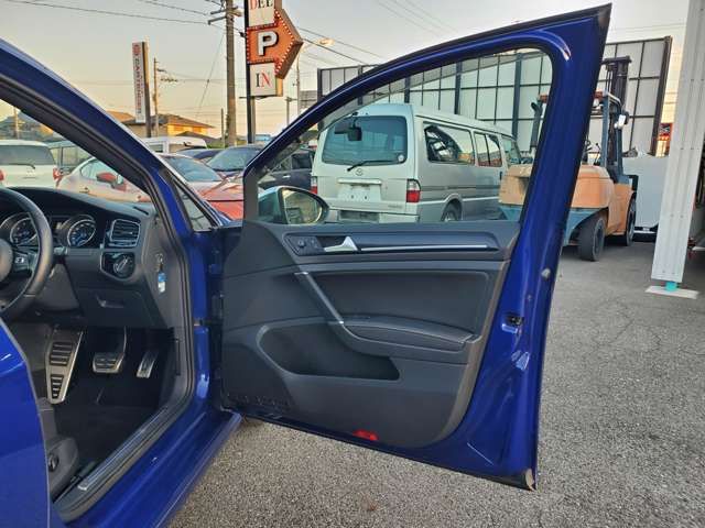 VOLKSWAGEN VOLKSWAGEN GOLF R VARIANT 2015