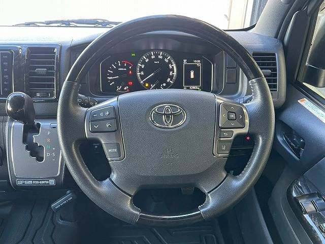 TOYOTA HIACE van 2WD 2022