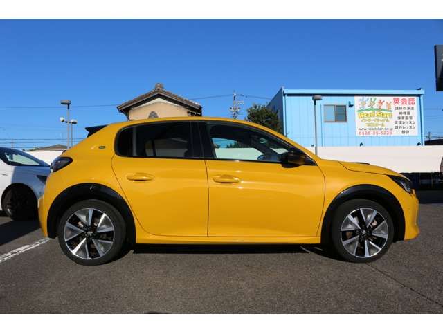 PEUGEOT PEUGEOT e-208 2022