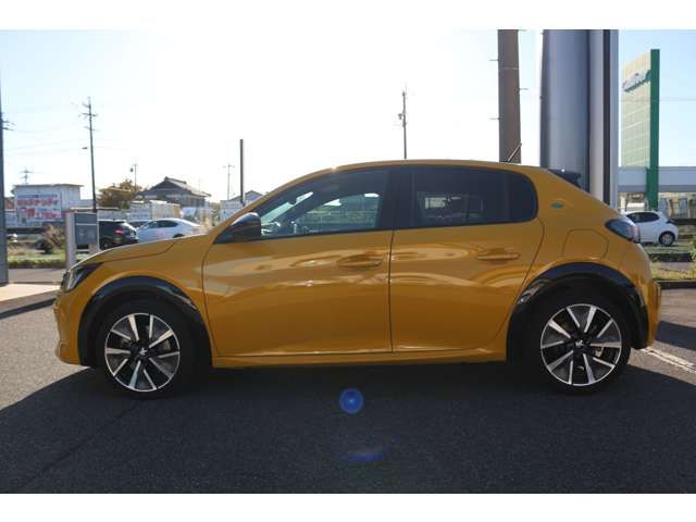 PEUGEOT PEUGEOT e-208 2022