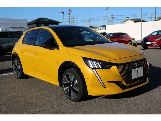 PEUGEOT PEUGEOT e-208 2022