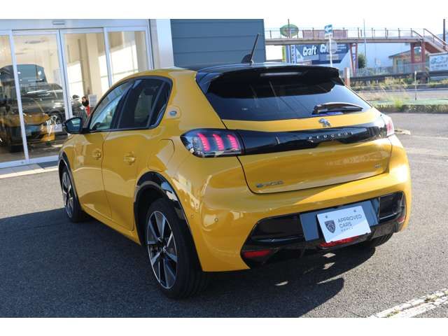 PEUGEOT PEUGEOT e-208 2022