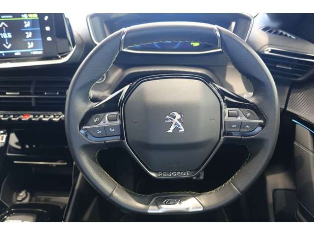 PEUGEOT PEUGEOT e-208 2022