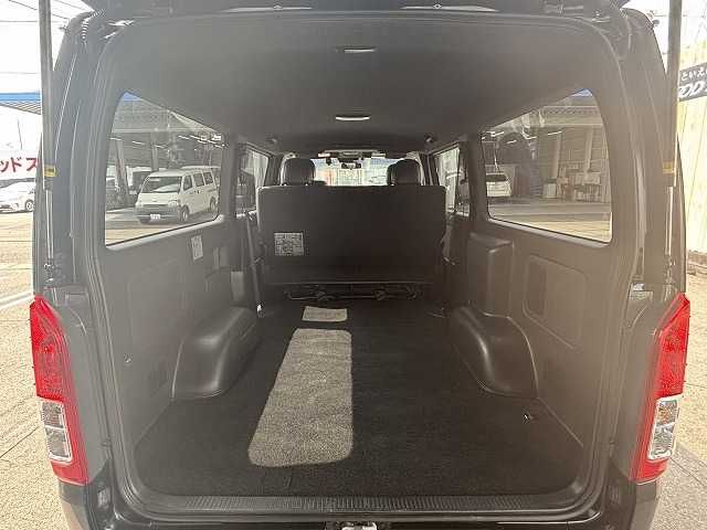 TOYOTA HIACE van 4WD 2023