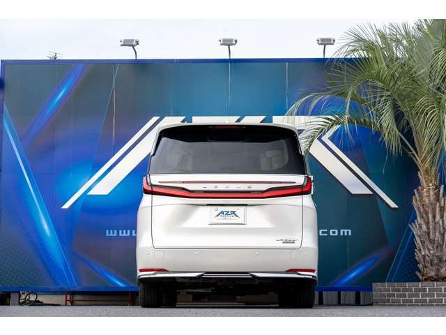 TOYOTA ???? LM500h 2024