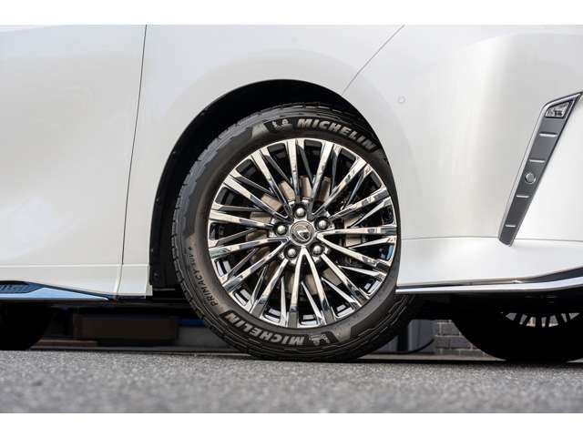 TOYOTA ???? LM500h 2024