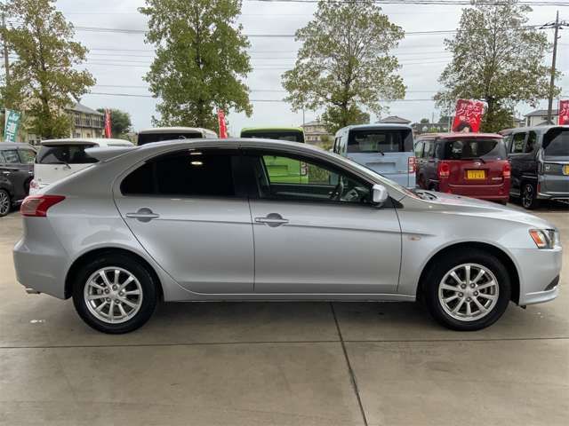 MITSUBISHI GALANT FORTIS SPORTBACK 2010