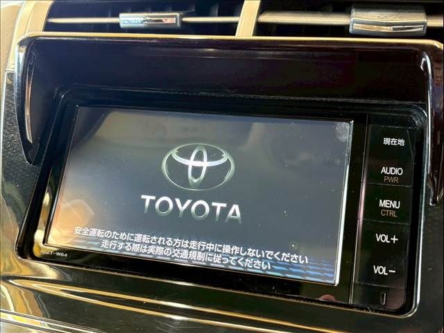 TOYOTA PRIUS Alpha 2015