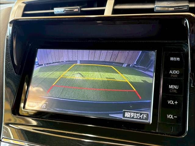 TOYOTA PRIUS Alpha 2015