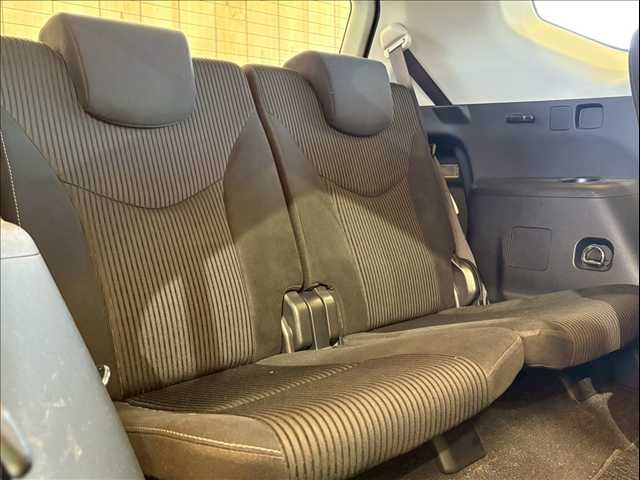 TOYOTA PRIUS Alpha 2015