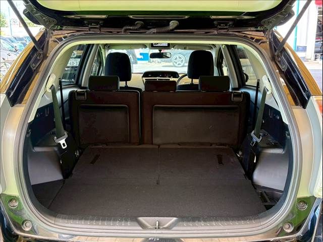 TOYOTA PRIUS Alpha 2015