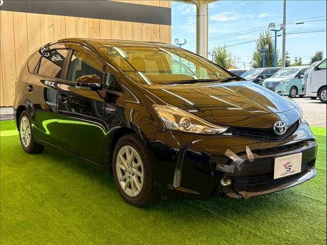 TOYOTA PRIUS Alpha 2015