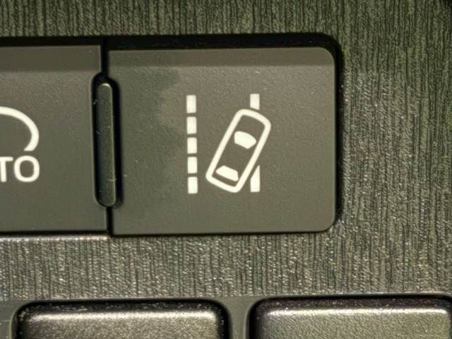 TOYOTA PRIUS Alpha 2018