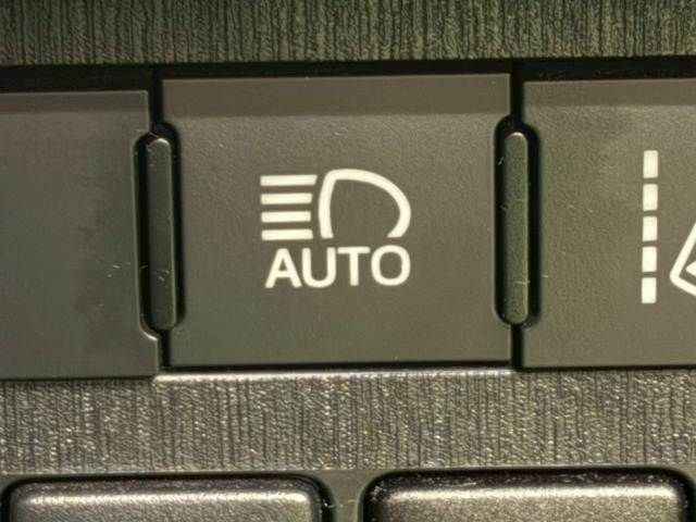 TOYOTA PRIUS Alpha 2018