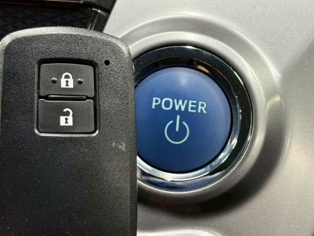 TOYOTA PRIUS Alpha 2018