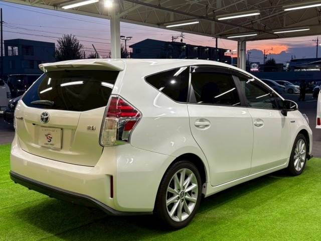 TOYOTA PRIUS Alpha 2018
