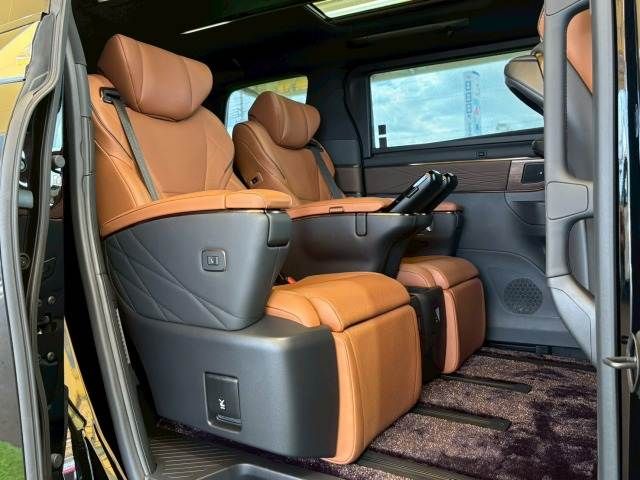 TOYOTA VELLFIRE  HYBRID 2023