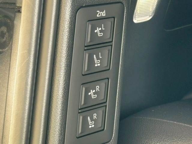 TOYOTA VELLFIRE  HYBRID 2023