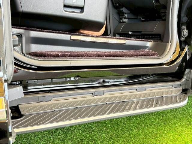 TOYOTA VELLFIRE  HYBRID 2023