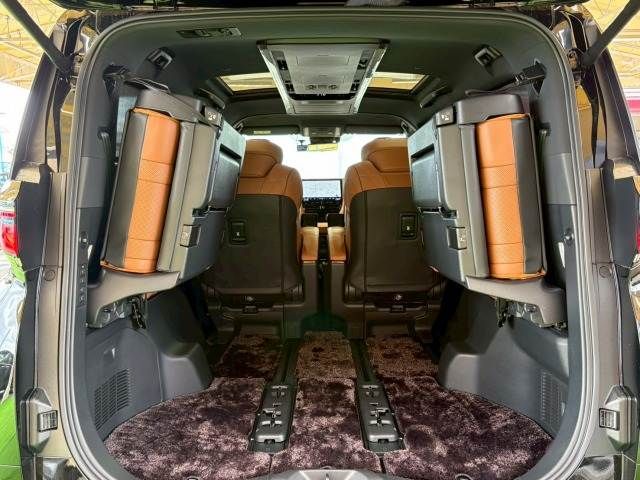 TOYOTA VELLFIRE  HYBRID 2023