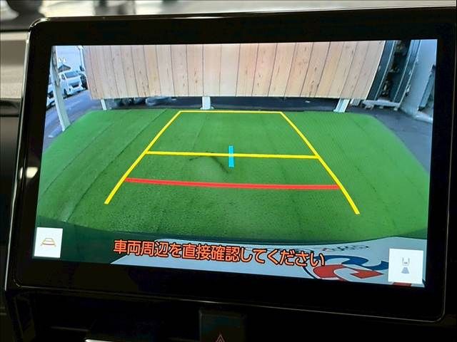 TOYOTA VOXY HYBRID 2022