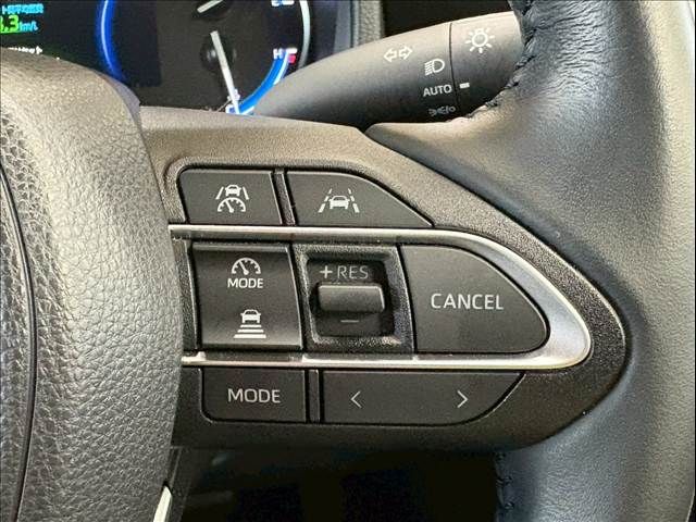 TOYOTA VOXY HYBRID 2022