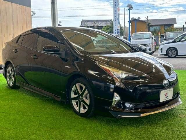 TOYOTA PRIUS 2016