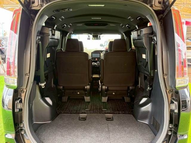 TOYOTA NOAH HYBRID 2018