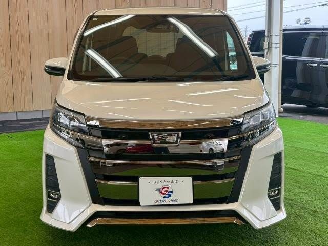 TOYOTA NOAH 2017