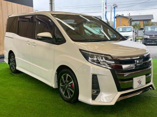 TOYOTA NOAH 2017