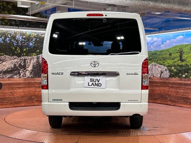 TOYOTA HIACE van 2WD 2022