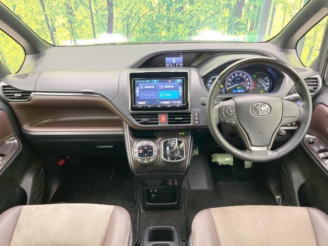 TOYOTA ESQUIRE HYBRID 2017