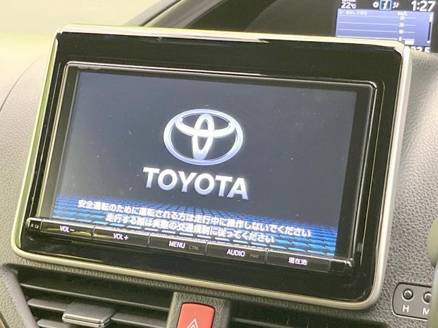 TOYOTA ESQUIRE HYBRID 2017