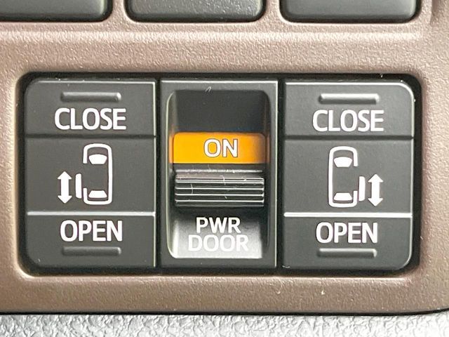 TOYOTA ESQUIRE HYBRID 2017